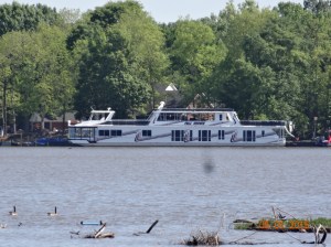 Big Honkin House Boat