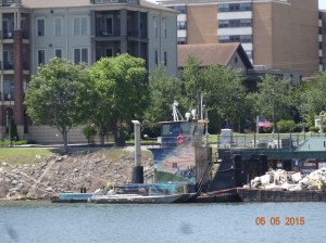 20150505 garbage barge