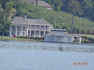 20150506 pillar boat house house