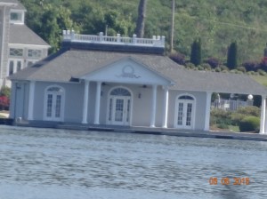 20150506 pillar boat house