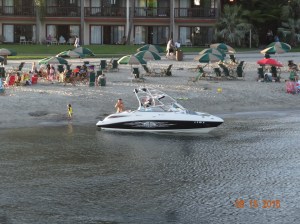 20150815 boat on beach