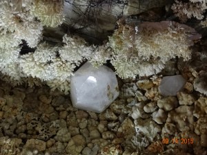 Look at the size of the quartz, I bet it is the size of a basketball