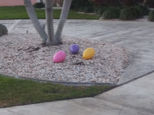 20200408 Giant Easter Eggs